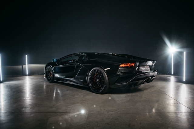 Lamborghini Aventador S (2022)