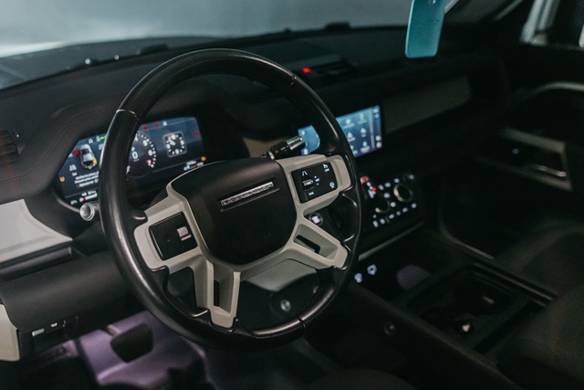 Range Rover Defender P400 (2020)