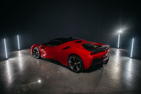 Ferrari SF90 Stradale (2021)
