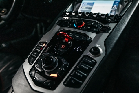 Lamborghini Aventador S (2021)